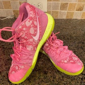 Nike Kyrie Patrick Star sz 3 youth